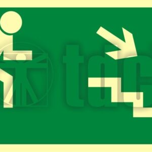 AA004 Znak kierunek do wyjścia drogi ewakuacyjnej schodami w dół w prawo