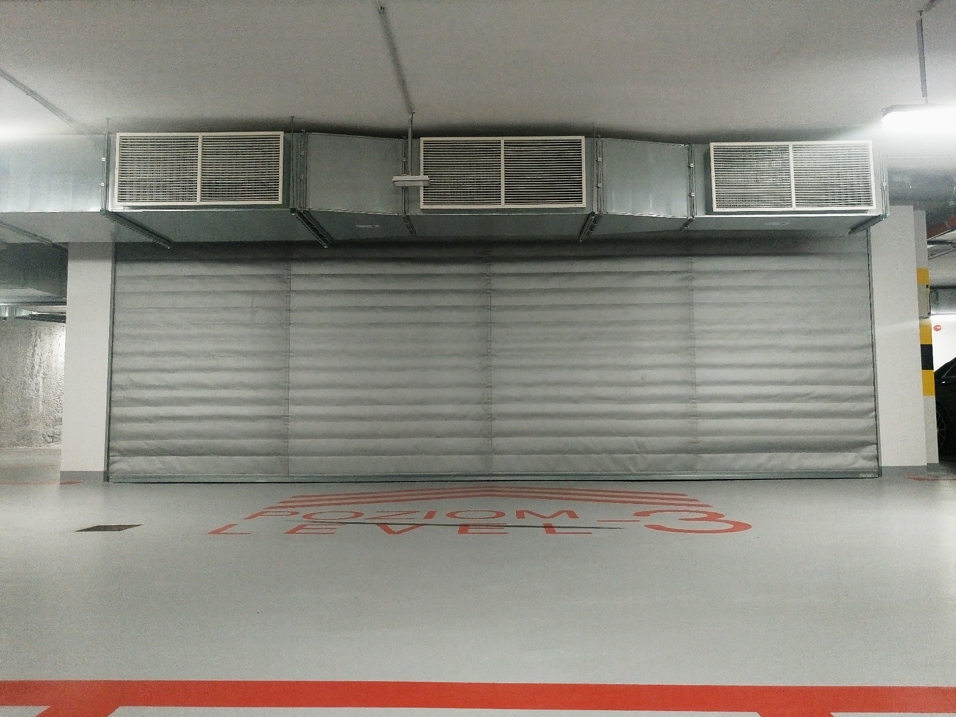 Przeciwpożarowe elastyczne bramy rolowane AK30-1 automat